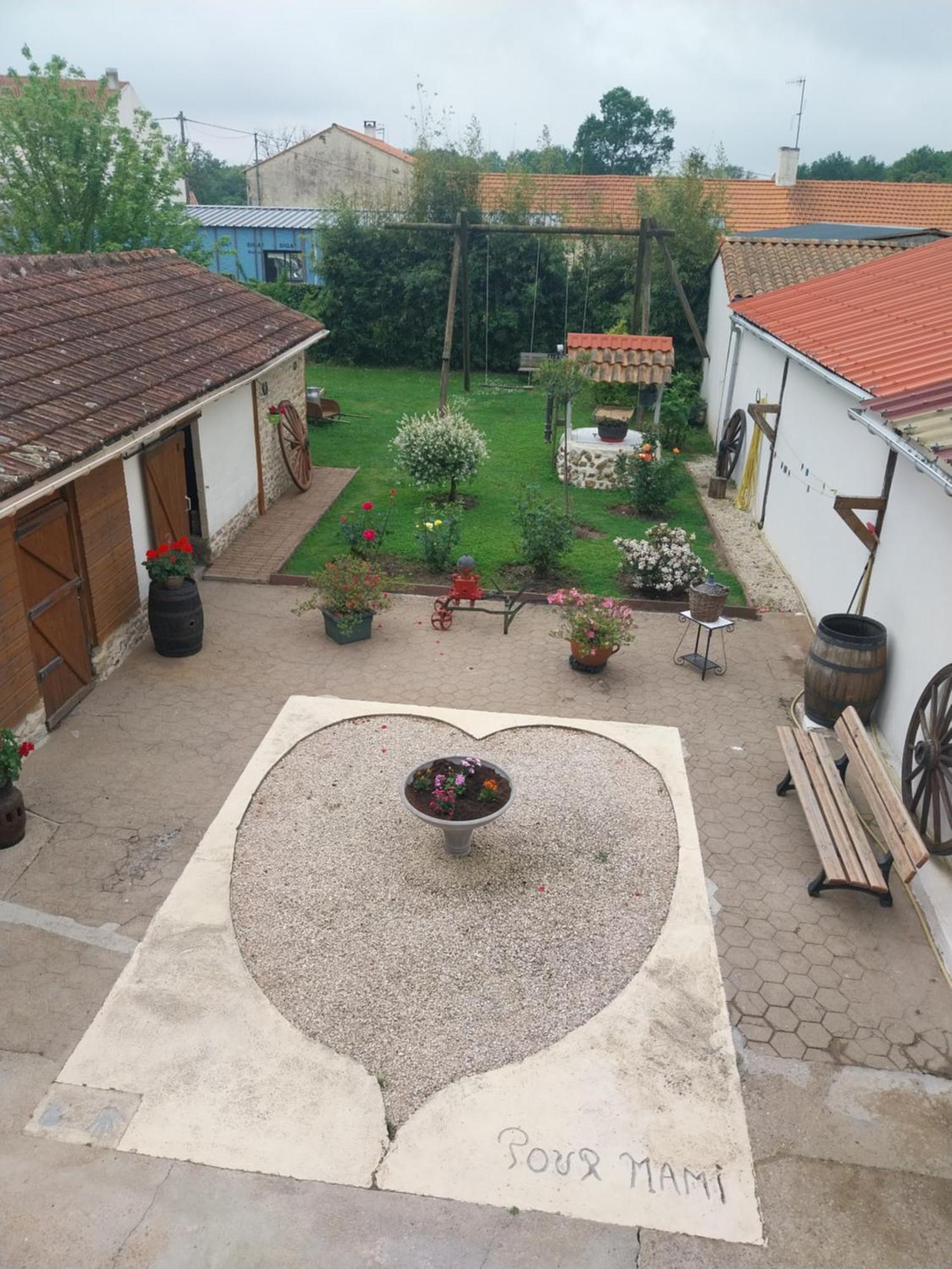 Chambre D Hote Les Frangins Avrille  Exterior foto